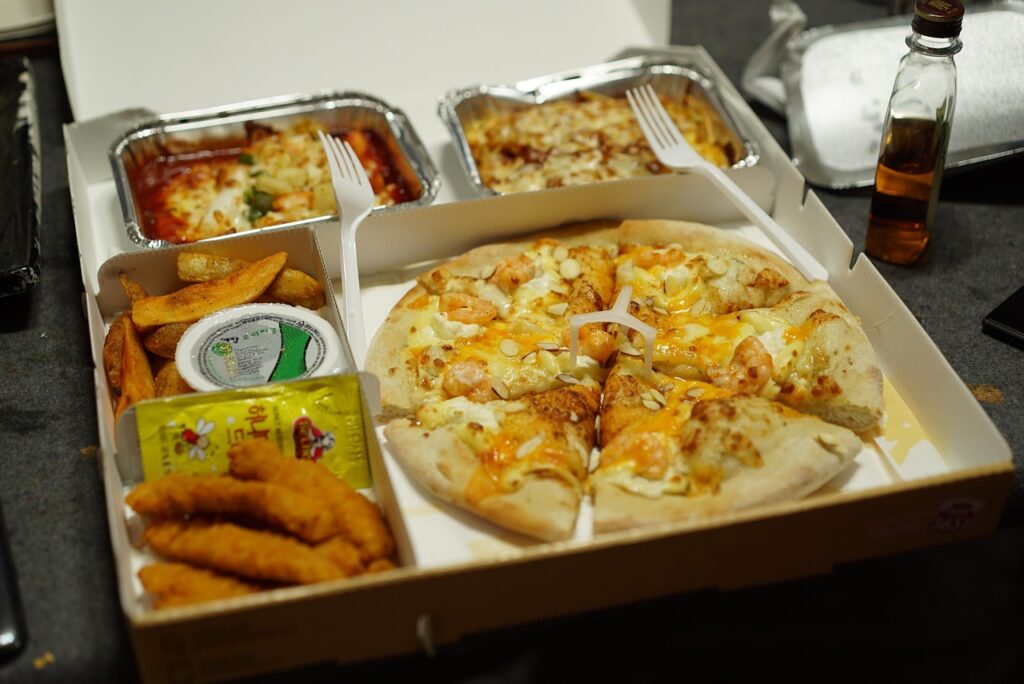 独占配信のライブ配信、料金はどれくらいかかる？
