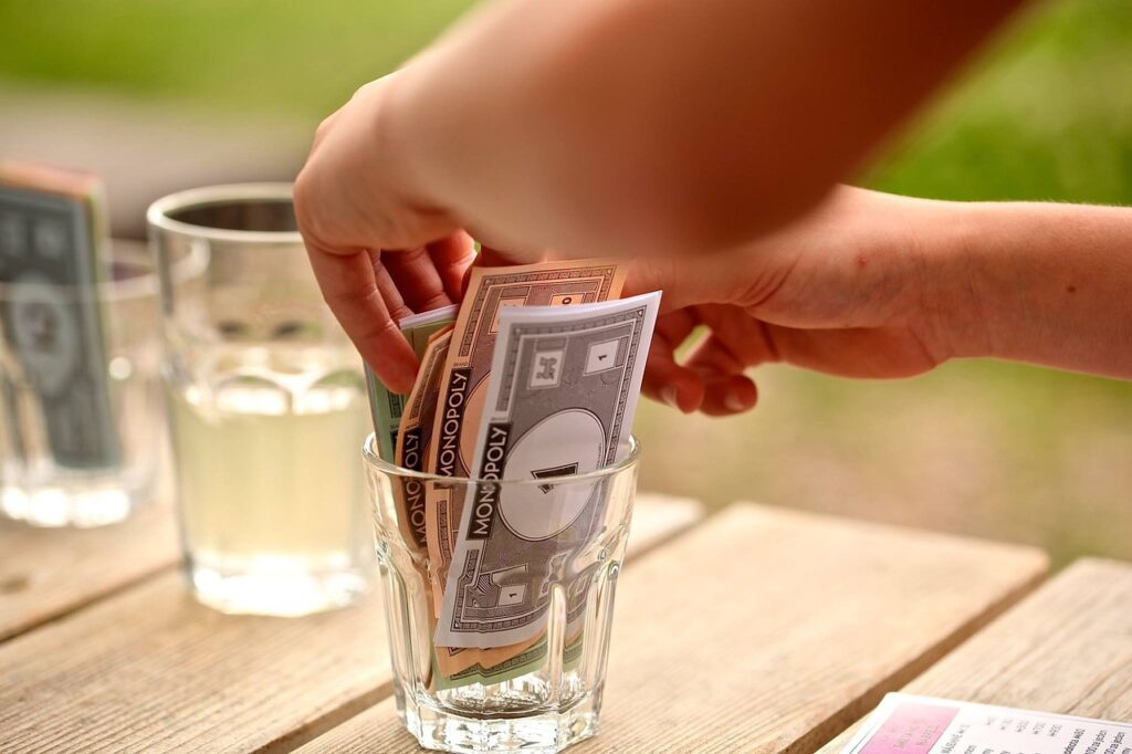 独占配信のVOD料金はどれくらいが妥当？